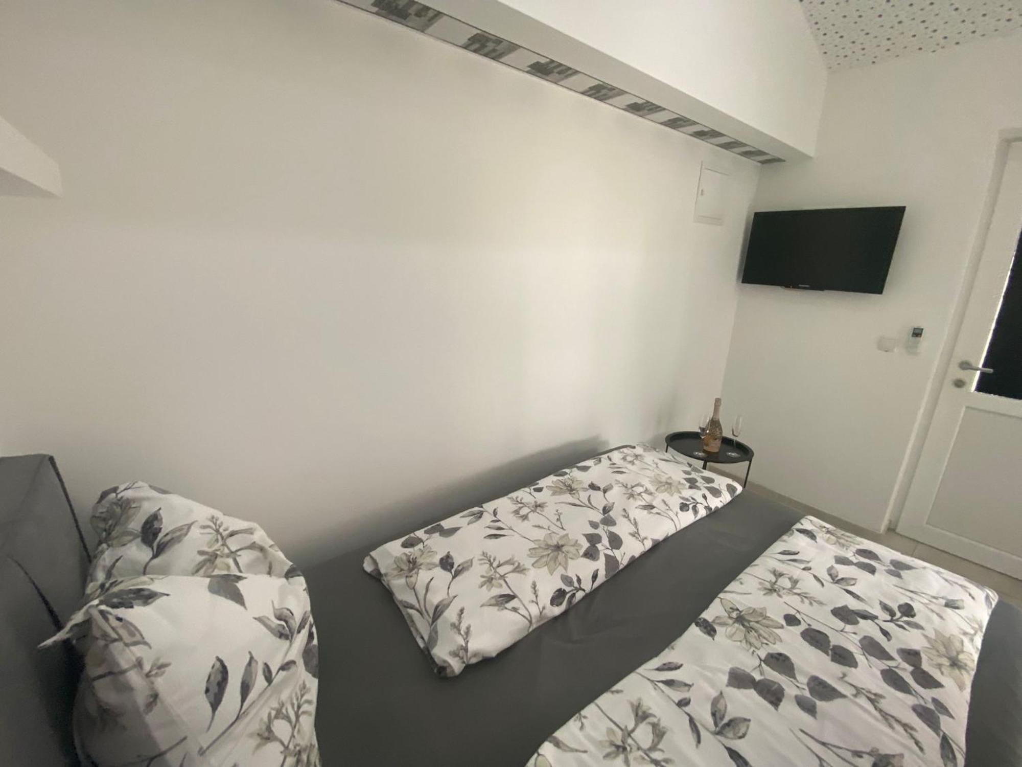Villa Mara Crikvenica Bagian luar foto