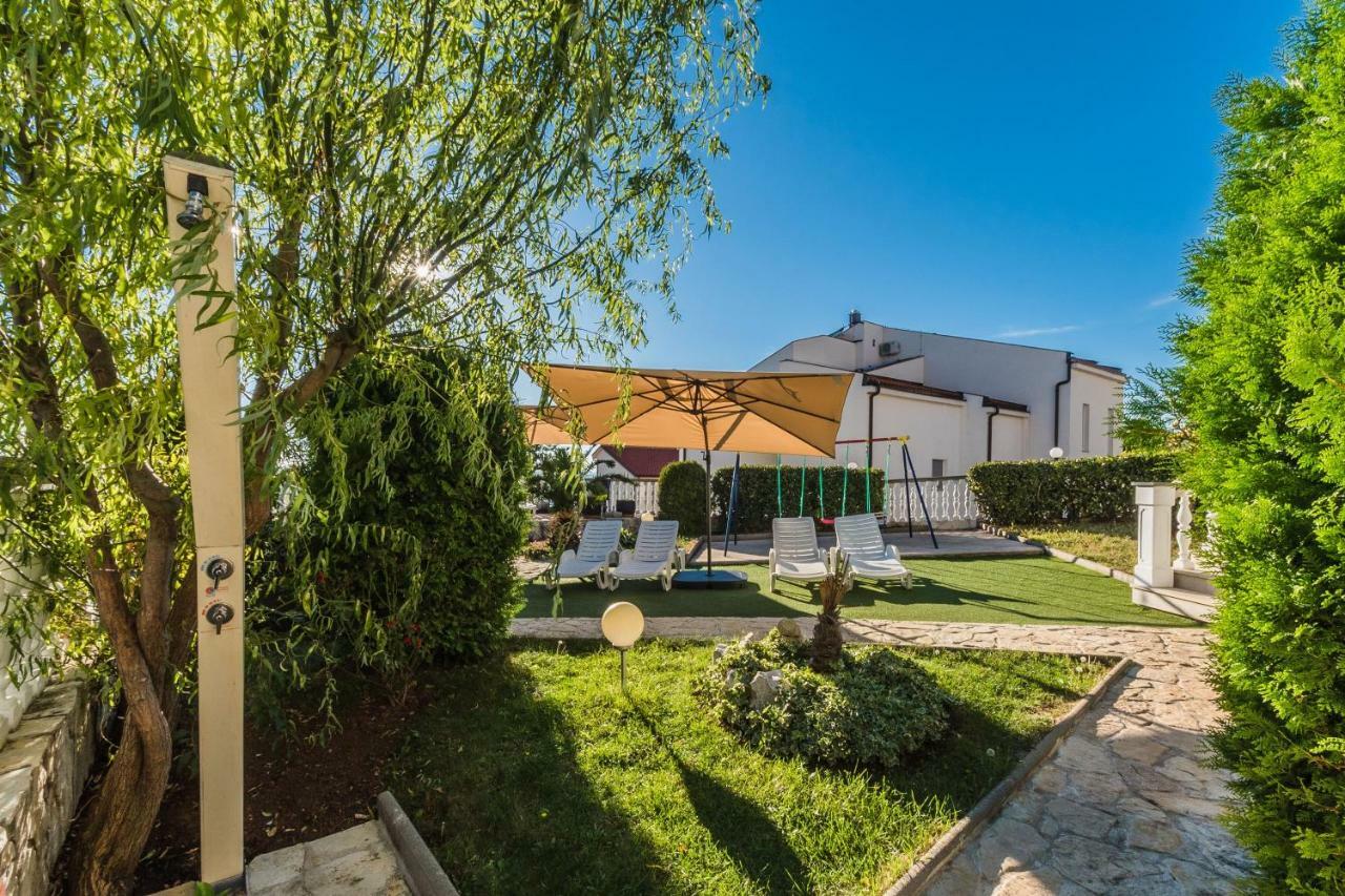 Villa Mara Crikvenica Bagian luar foto